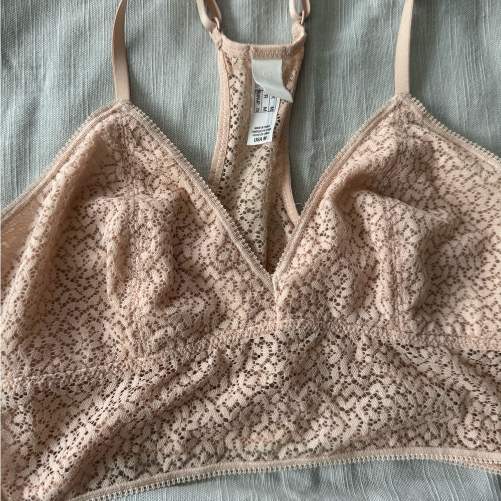 Dkny Cream Lace Bra with Floral Motifs